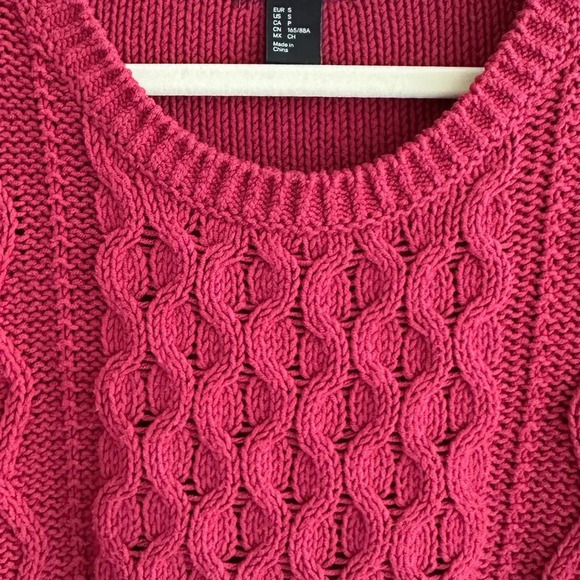 H&M Cable Knit Long Sleeve Sweater, Classic Woven Sweater, Pink/Red, Size Small - Picture 16 of 16